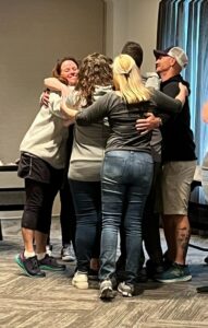 Herren Project Group Hug